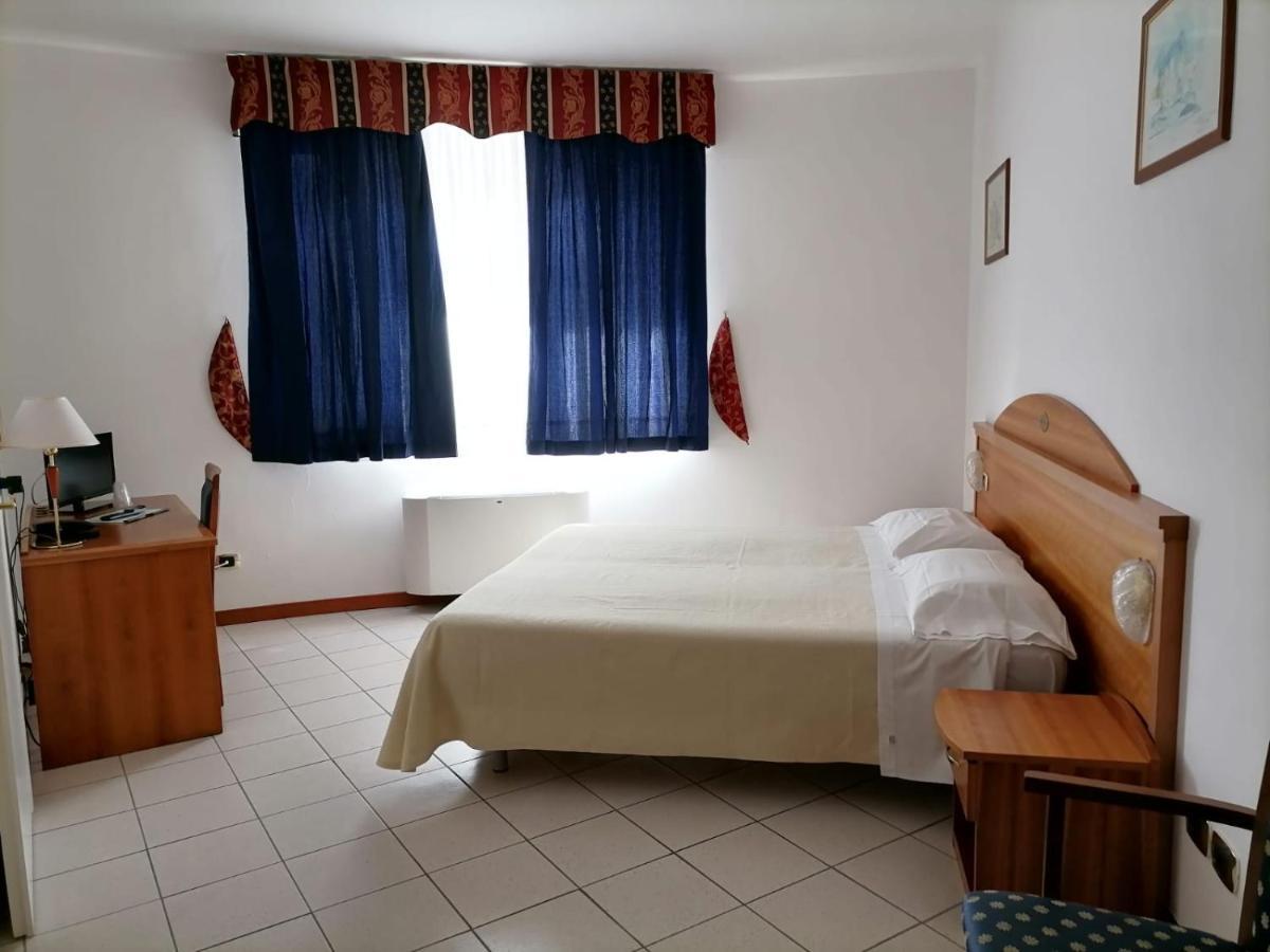 Partenone Resort Hotel Riace Marina Exterior photo